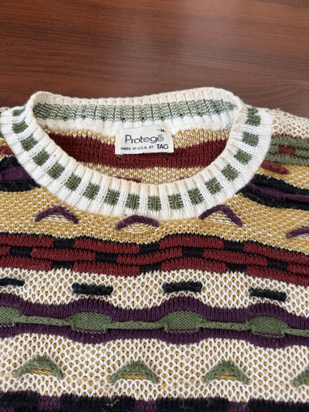 Vintage-Inspired COOGI Multicolor Striped Men's Sweater - Picture 3 of 4